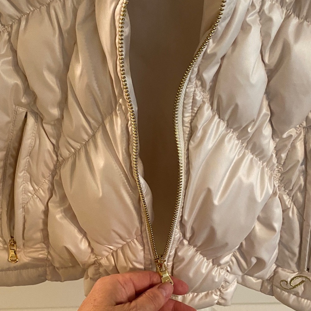 Guess Cream Puffer Vest with Faux Fur Trim - Picture 5 of 13